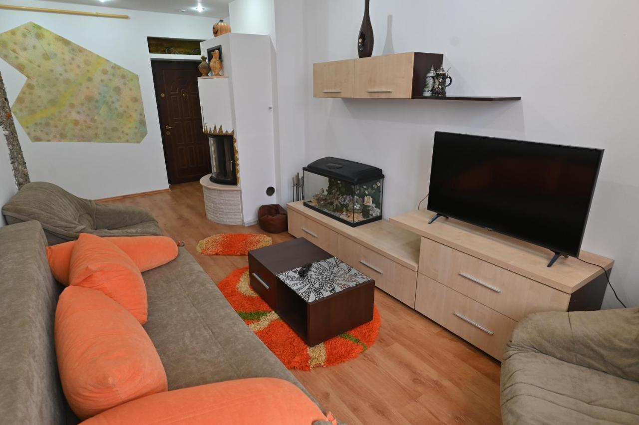 Apartament Camelia Petrosani Ngoại thất bức ảnh